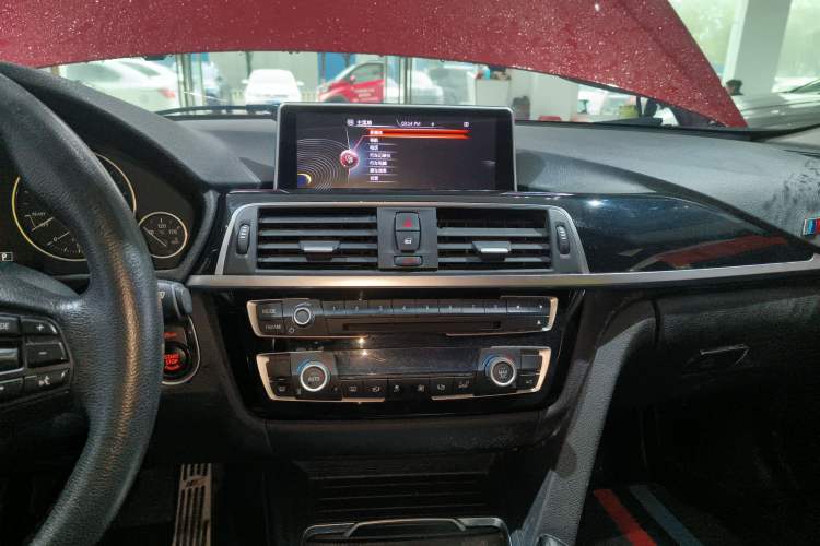 Used BMW 3 Series 2017 320Li Fashion Model Audio And AC Panel