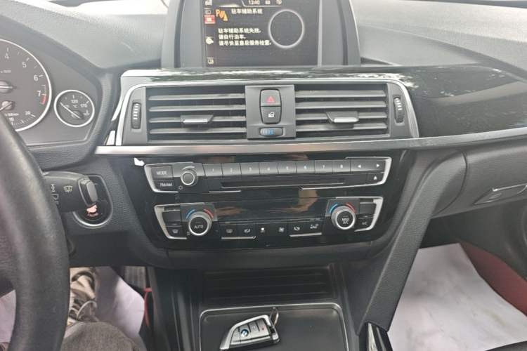 Used BMW 3 Series 2017 320Li Fashion Model Audio And AC Panel