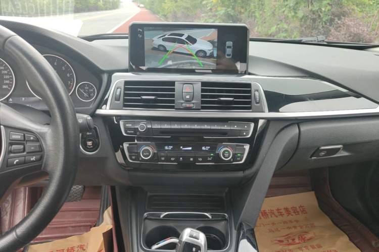 Used BMW 3 Series 2017 320Li Fashion Model Audio And AC Panel
