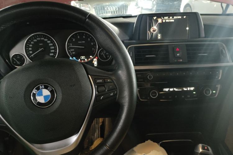 Used BMW 3 Series 2017 320Li Fashion Model Center Console