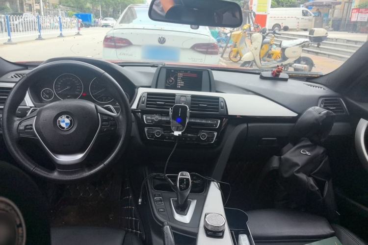Used BMW 3 Series 2017 320i M Sport Center Console