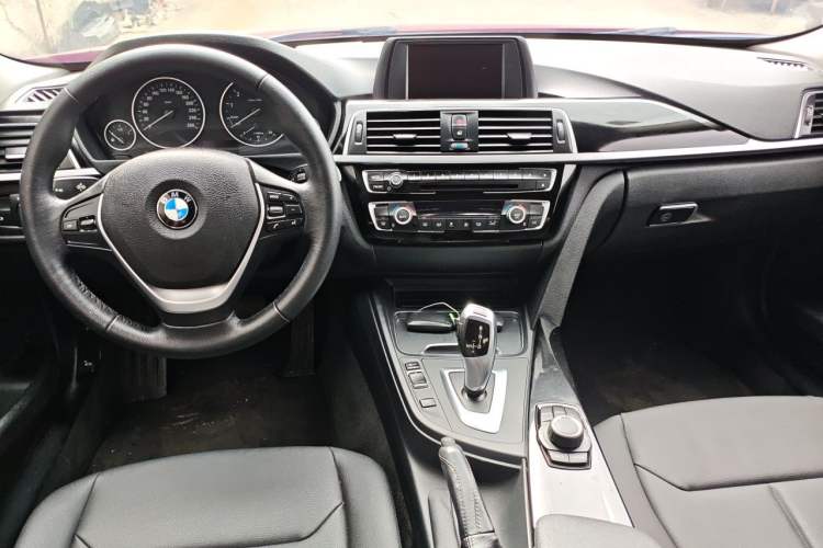 Used BMW 3 Series 2017 318Li Fashion Model Center Console