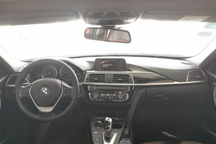 Used BMW 3 Series 2017 320Li Fashion Model Center Console