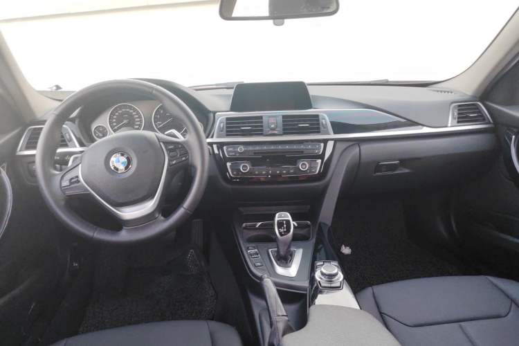 Used BMW 3 Series 2017 320Li M Sport Edition Center Console