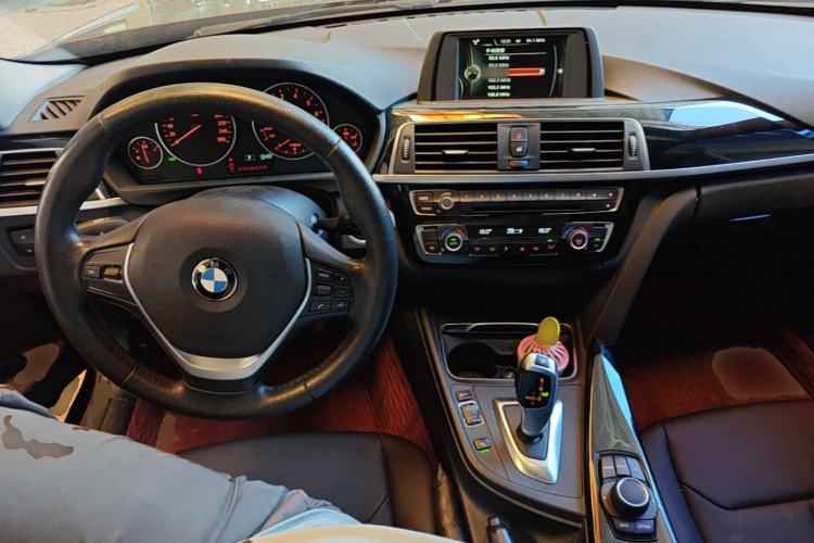 Used BMW 3 Series 2017 320Li Fashion Model Center Console