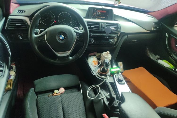 Used BMW 3 Series 2017 320i M Sport Center Console