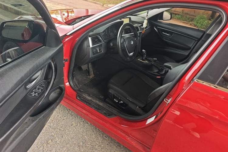 Used BMW 3 Series 2017 318i Fashion Model Driver Seat