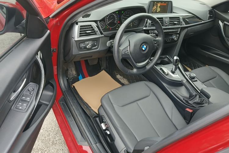 Used BMW 3 Series 2017 318i Fashion Model Driver Seat