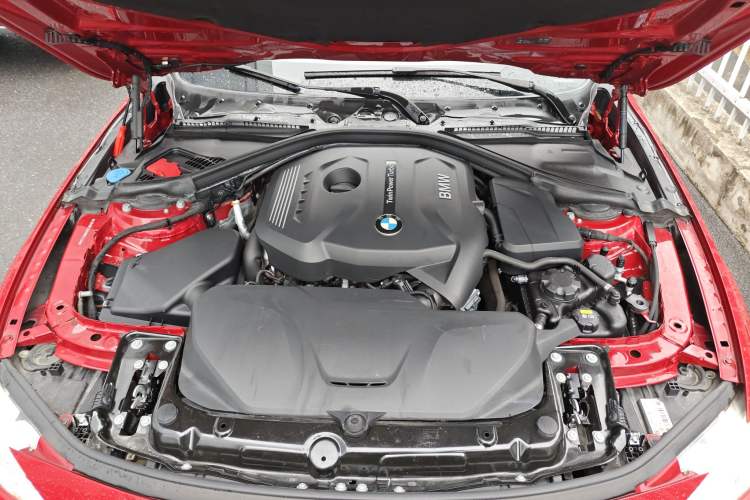 Used BMW 3 Series 2017 320Li Fashion Model Engine Bay