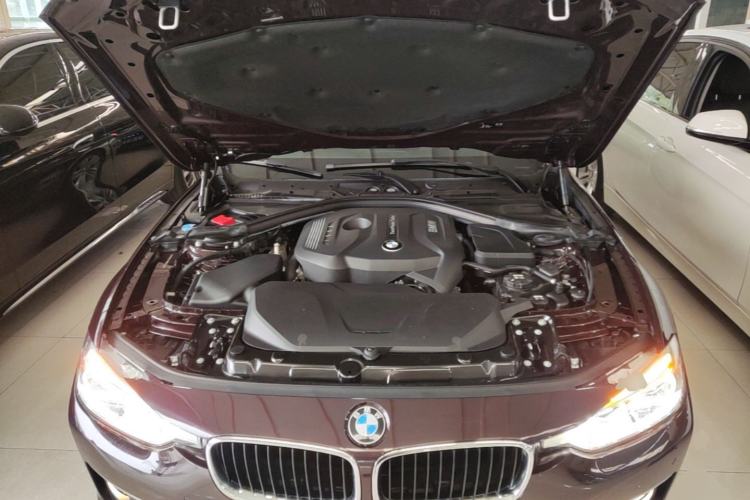 Used BMW 3 Series 2017 320Li Fashion Model Engine Bay