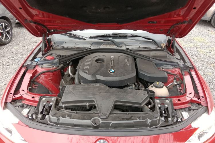 Used BMW 3 Series 2017 318i Fashion Model Engine Bay
