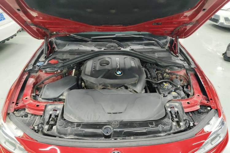 Used BMW 3 Series 2017 320Li Fashion Model Engine Bay