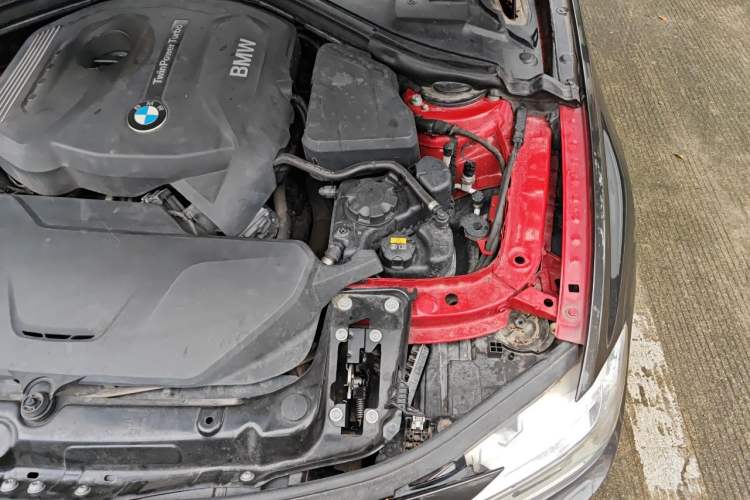 Used BMW 3 Series 2017 320Li Fashion Model Engine Bay Left