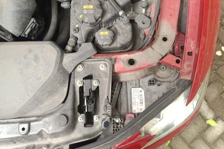 Used BMW 3 Series 2017 320Li Fashion Model Engine Bay Left