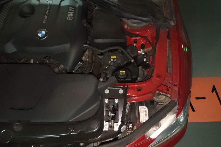 Used BMW 3 Series 2017 320Li Fashion Model Engine Bay Left