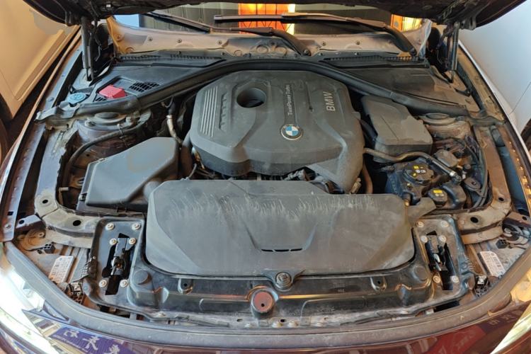 Used BMW 3 Series 2017 320Li Fashion Model Engine Bay