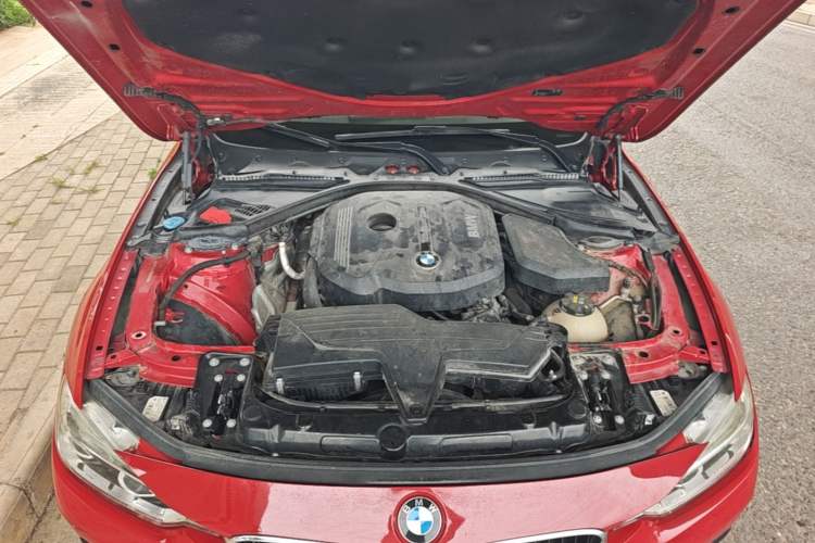 Used BMW 3 Series 2017 318i Fashion Model Engine Bay