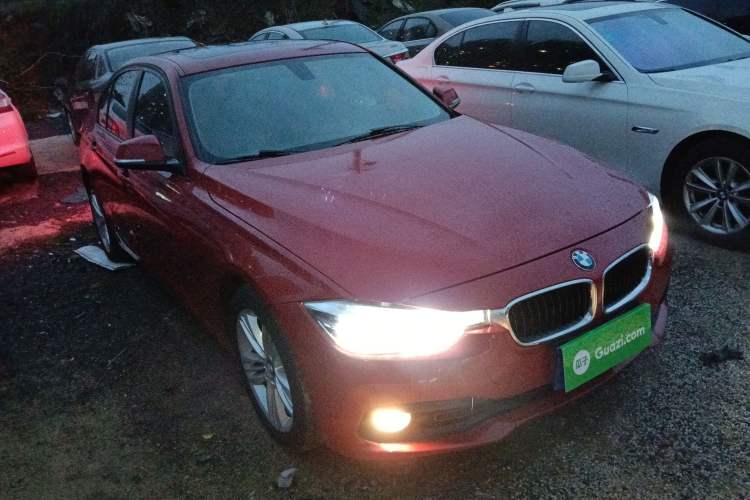 Used BMW 3 Series 2017 318i Fashion Model Front Right 45 Deg