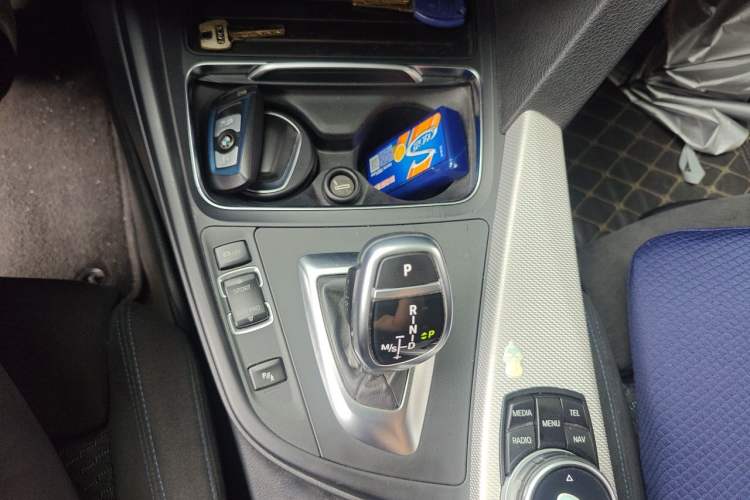 Used BMW 3 Series 2017 320i M Sport Gear Lever