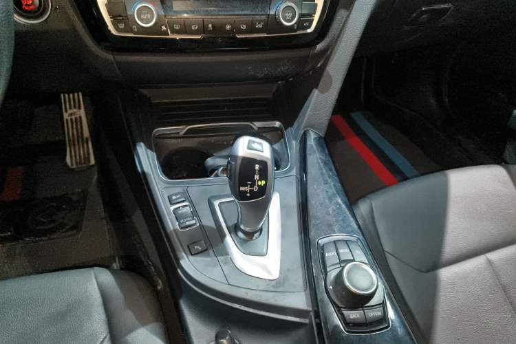 Used BMW 3 Series 2017 320Li Fashion Model Gear Lever