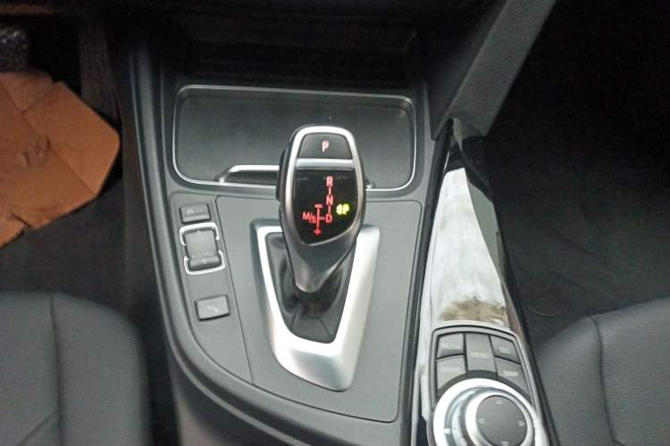 Used BMW 3 Series 2017 320Li M Sport Edition Gear Lever