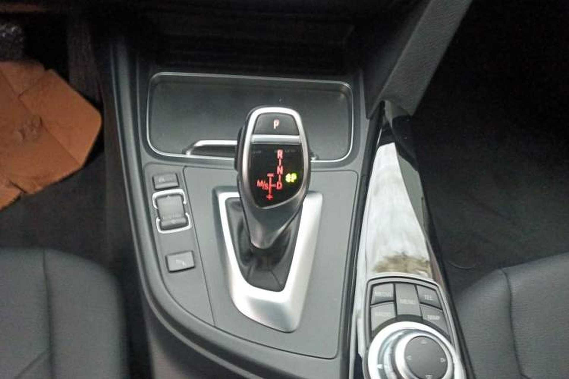 Used BMW 3 Series 2017 320Li M Sport Edition Gear Lever