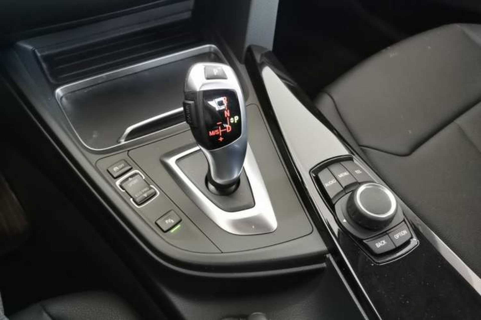 Used BMW 3 Series 2017 320Li Fashion Model Gear Lever