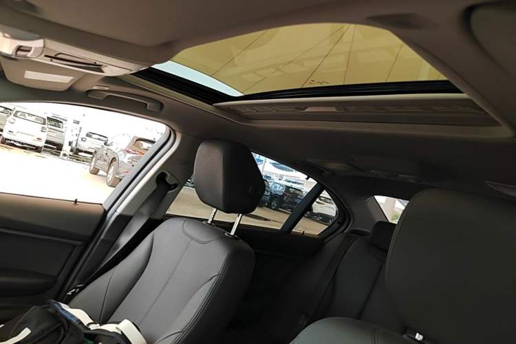 Used BMW 3 Series 2017 320Li Fashion Model Headliner