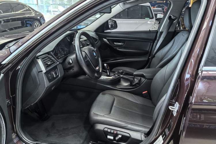 Used BMW 3 Series 2017 320Li Fashion Model Interior 1