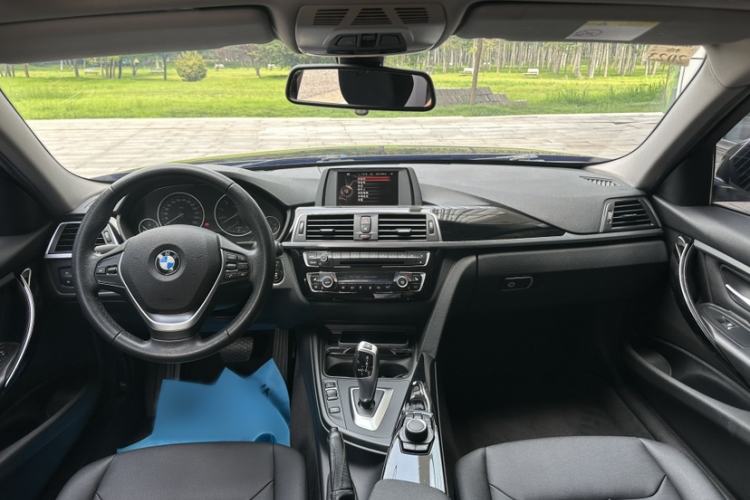 Used BMW 3 Series 2017 320Li xDrive Fashion Model Interior 1