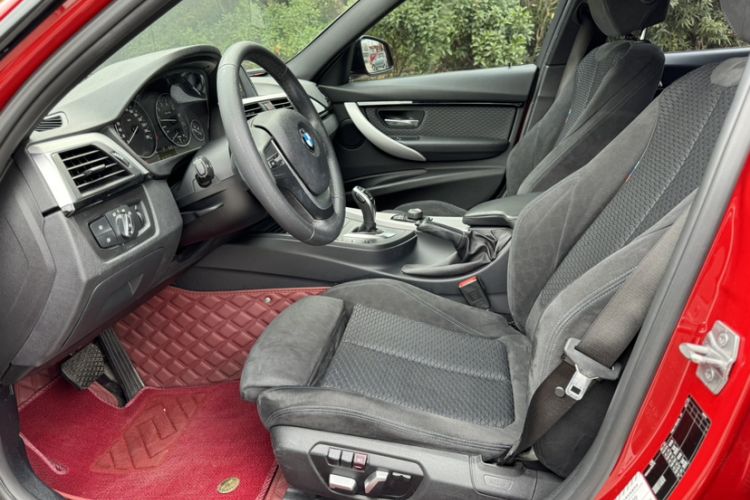 Used BMW 3 Series 2017 320i M Sport Interior 2