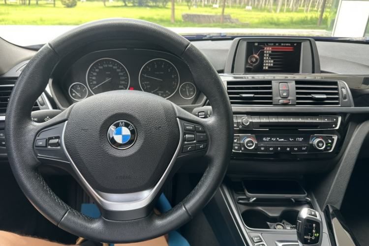 Used BMW 3 Series 2017 320Li xDrive Fashion Model Interior 2