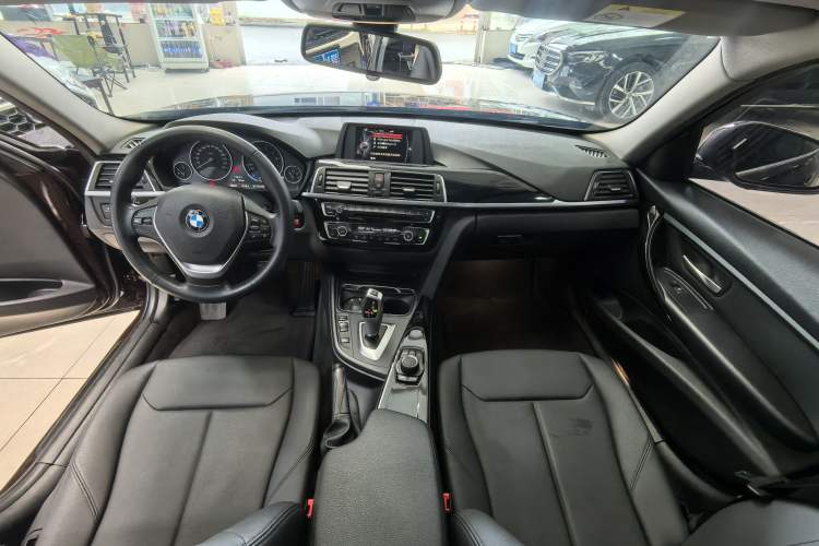 Used BMW 3 Series 2017 320Li Fashion Model Interior 3