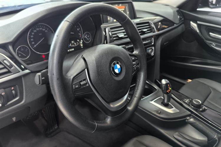 Used BMW 3 Series 2017 320Li Fashion Model Interior 4