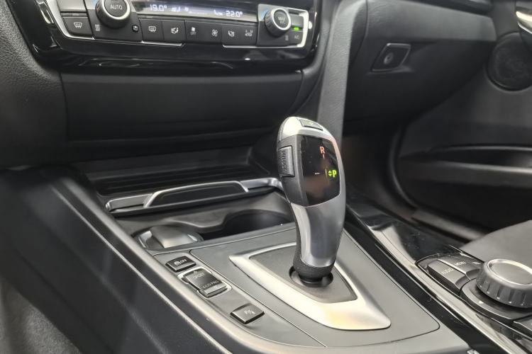 Used BMW 3 Series 2017 320Li Fashion Model Interior 5
