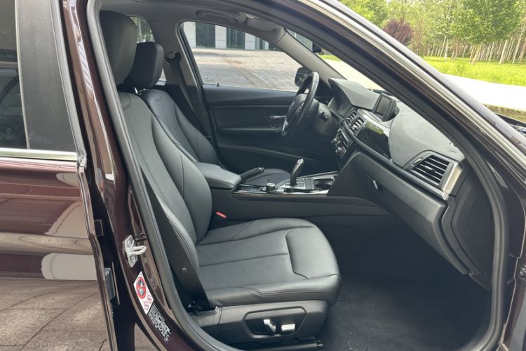 Used BMW 3 Series 2017 320Li xDrive Fashion Model Interior 9