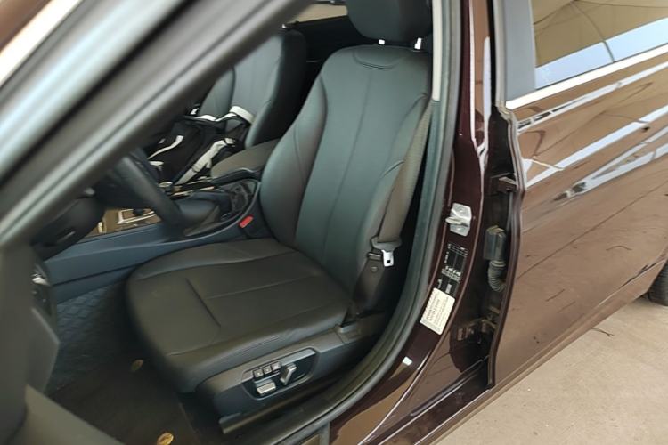 Used BMW 3 Series 2017 320Li Fashion Model Left Front Seat