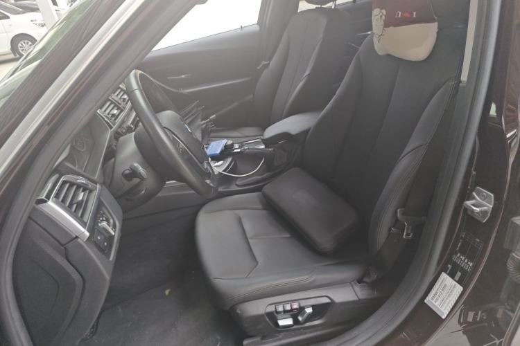 Used BMW 3 Series 2017 320Li Fashion Model Left Front Seat