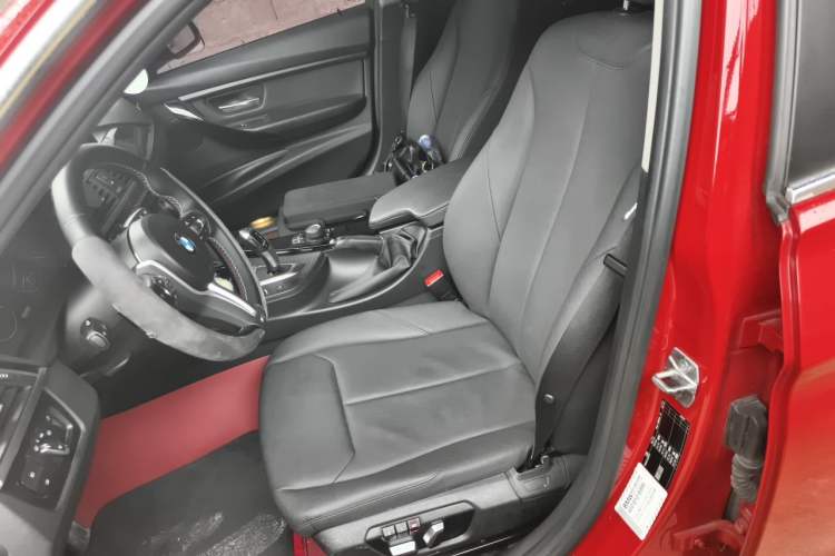 Used BMW 3 Series 2017 320Li Fashion Model Left Front Seat