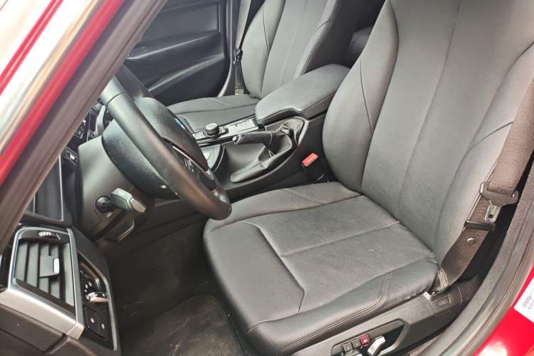 Used BMW 3 Series 2017 318Li Fashion Model Left Front Seat