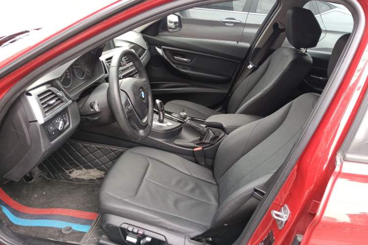 Used BMW 3 Series 2017 318i Fashion Model Left Front Seat