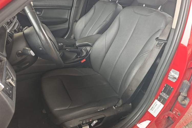Used BMW 3 Series 2017 318i Fashion Model Left Front Seat