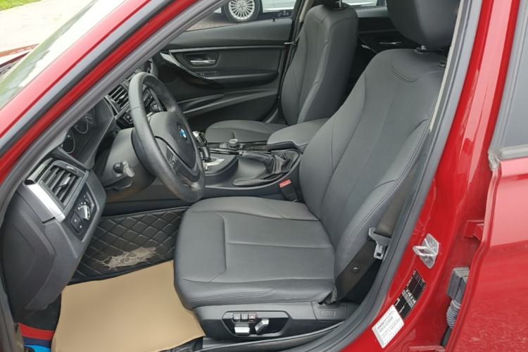 Used BMW 3 Series 2017 318i Fashion Model Left Front Seat