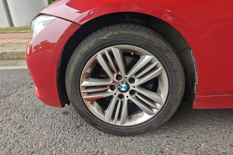 Used BMW 3 Series 2017 318i Fashion Model Left Front Wheel Hub