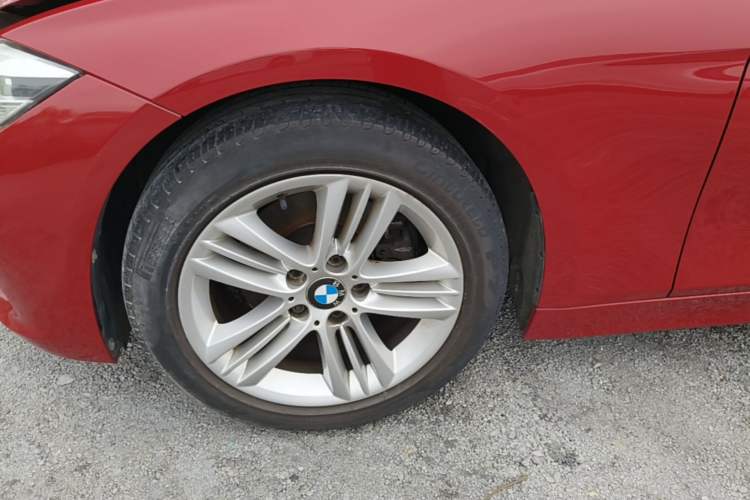Used BMW 3 Series 2017 318i Fashion Model Left Front Wheel Hub