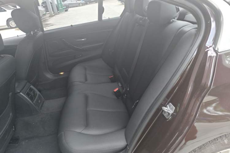 Used BMW 3 Series 2017 320Li Fashion Model Left Rear Seat