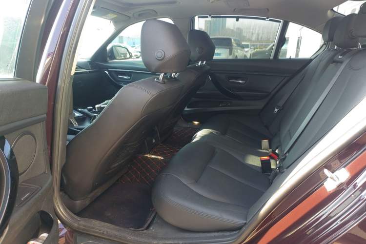 Used BMW 3 Series 2017 320Li Fashion Model Left Rear Seat