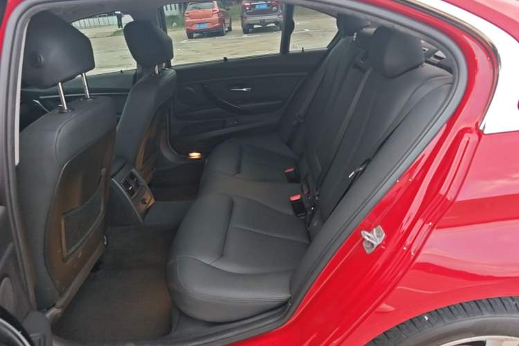 Used BMW 3 Series 2017 320Li Fashion Model Left Rear Seat