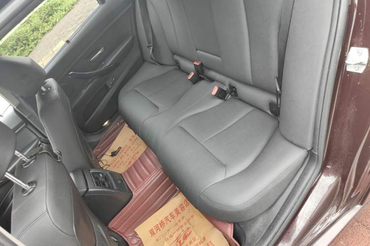 Used BMW 3 Series 2017 320Li Fashion Model Left Rear Seat