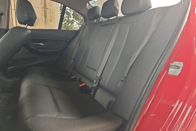 Used BMW 3 Series 2017 318i Fashion Model Left Rear Seat